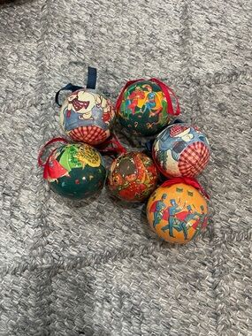 Vintage-Style Holiday Fabric Ornament Ball Set - Multicolor